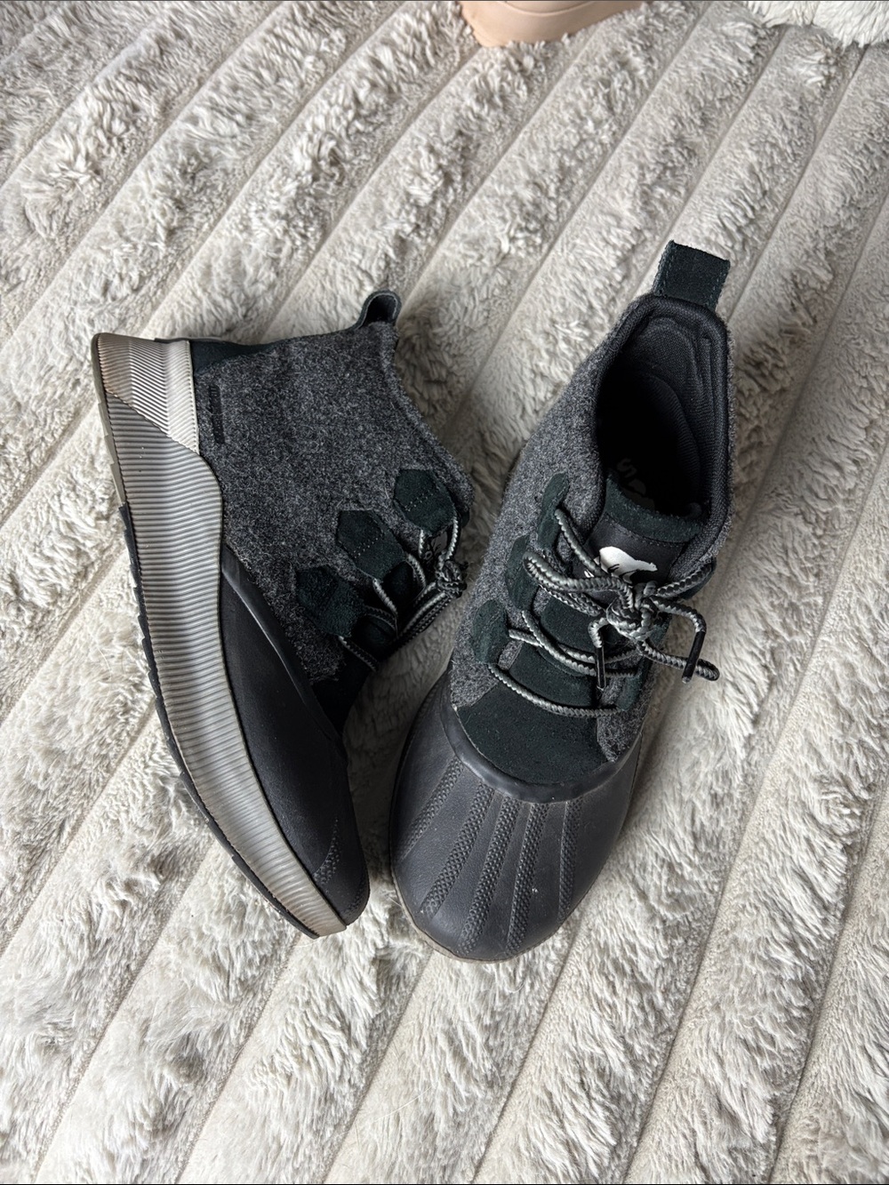 Sorrel Gray Duckboot-Style Waterproof Sneakers